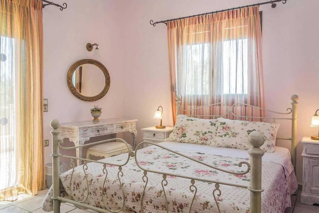 Villa Ouranos In Pefkias Skopelos Buitenkant foto